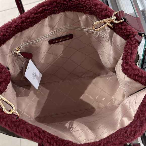 Michael Kors Medium SHEARLING MIRELLA Tote
Shoulder Bag 
Oxblood 
NWT - Picture 12 of 16
